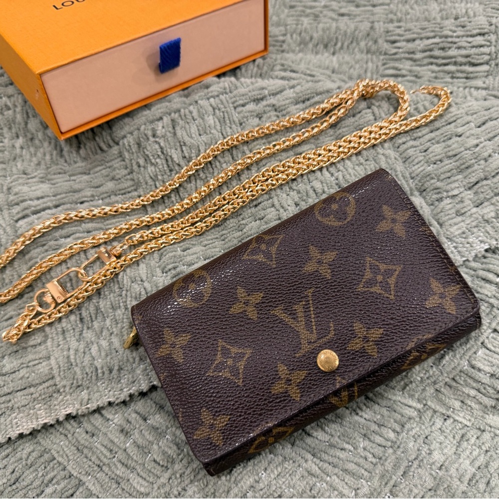 Louis Vuitton Monogram Tresor Wallet with free Gold Chain crossbody